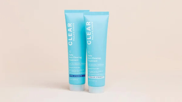 alt: Bộ đôi sản phẩm chứa Benzoyl Peroxide tại Paula’s Choice.