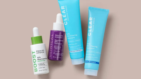 alt: Kết hợp Benzoyl Peroxide và Niacinamide giúp cải thiện đồng thời mụn và thâm mụn.