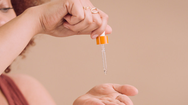 Vitamin C dùng sáng hay tối?