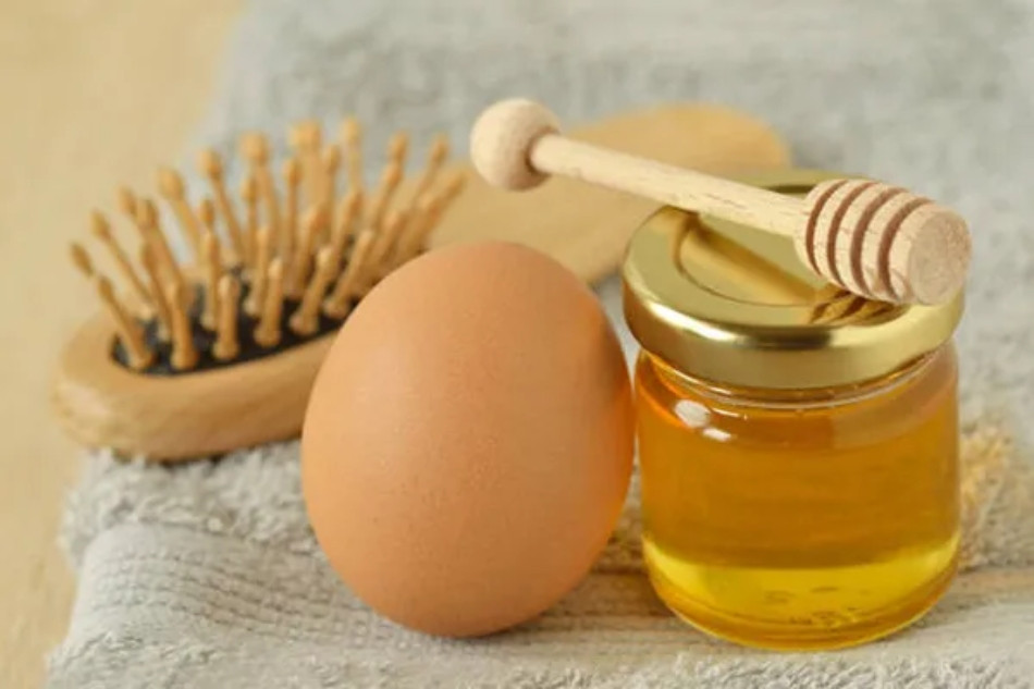 Cách trị nám bằng mật ong và trứng gà hiệu quả