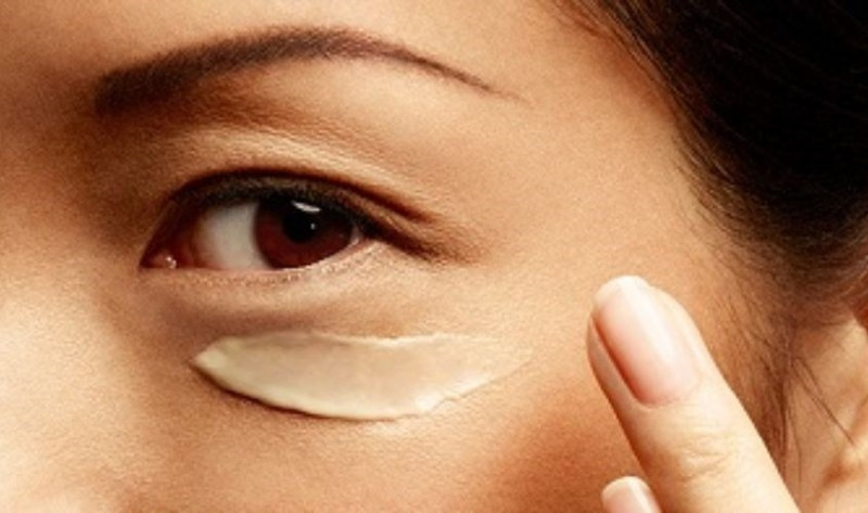 Chống nắng vùng mắt đóng vai trò quan trọng trong việc bảo vệ sức khỏe da
