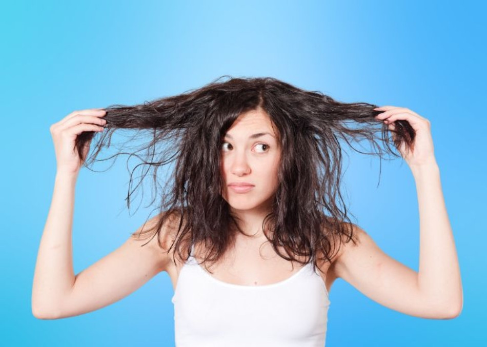Để tóc khô tự nhiên