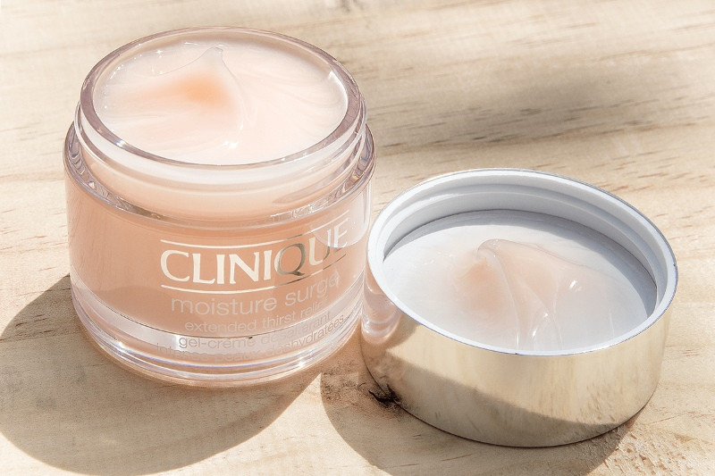 Kem dưỡng ẩm Clinique Surge Thirst Relief Gel Cream