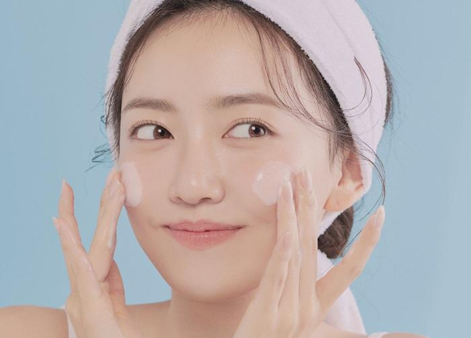 Lựa chọn sữa rửa mặt có chứa thành phần lành tính