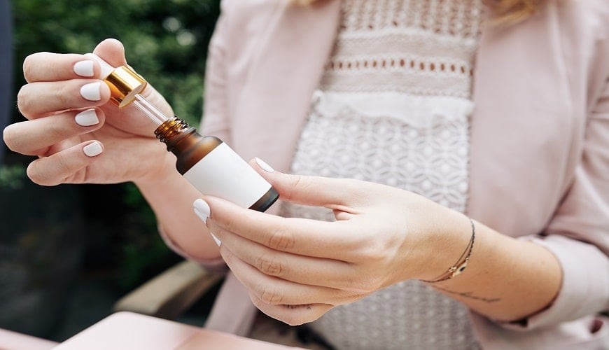 Serum là gì? Công dụng và cách sử dụng serum hiệu quả