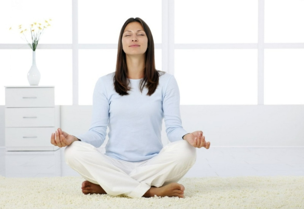 Ngồi thiền là giải pháp tuyệt vời để giảm căng thẳng và tăng cường tâm lý tích cực.