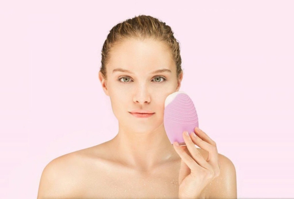 Sử dụng máy rửa mặt để làm sạch hiệu quả hơn