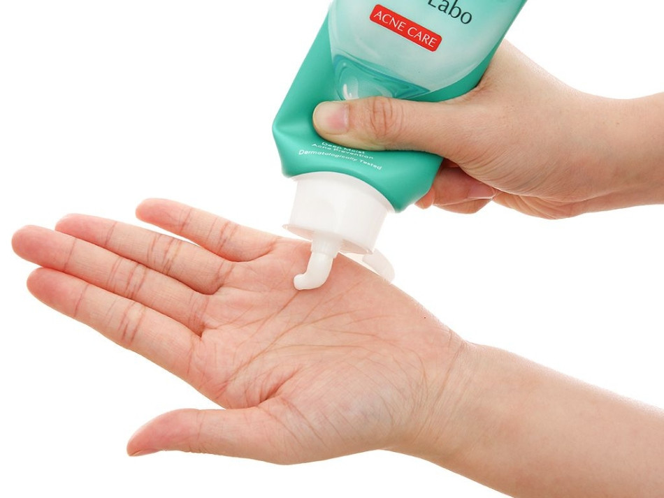 Sữa rửa mặt Hada Labo Acne Care Calming Cleanser