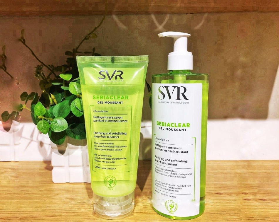 Sữa rửa mặt SVR Sebiaclear