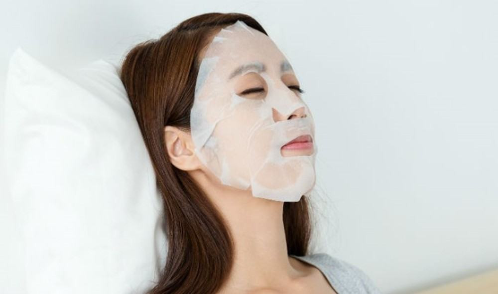 Đắp mặt nạ giấy giúp ngừa mụn hiệu quả