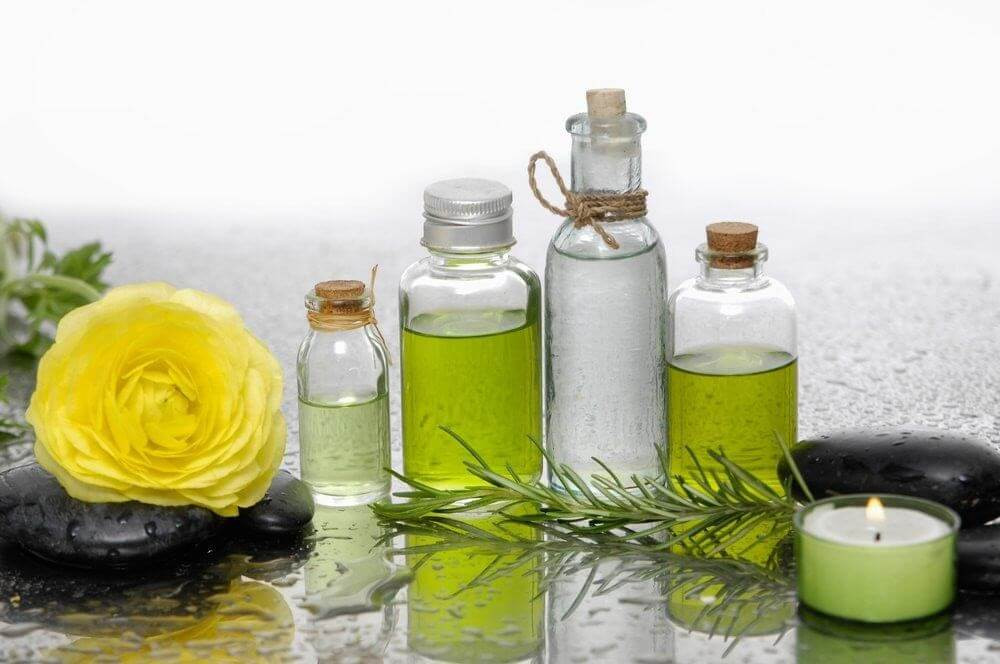 Sử dụng các loại tinh dầu thiên nhiên để tẩy trang